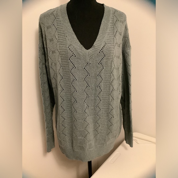 Sweater - Picture 1 of 3